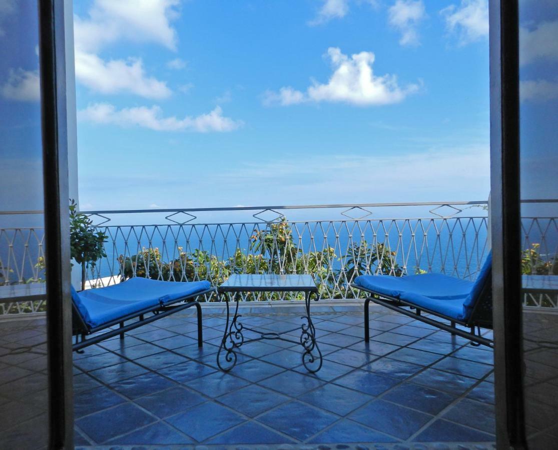 Hotel Holiday Praiano Exterior photo